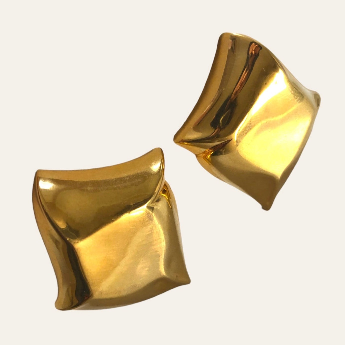 Large Liz Clairbone Polished Gold Tone Clip On Earrings