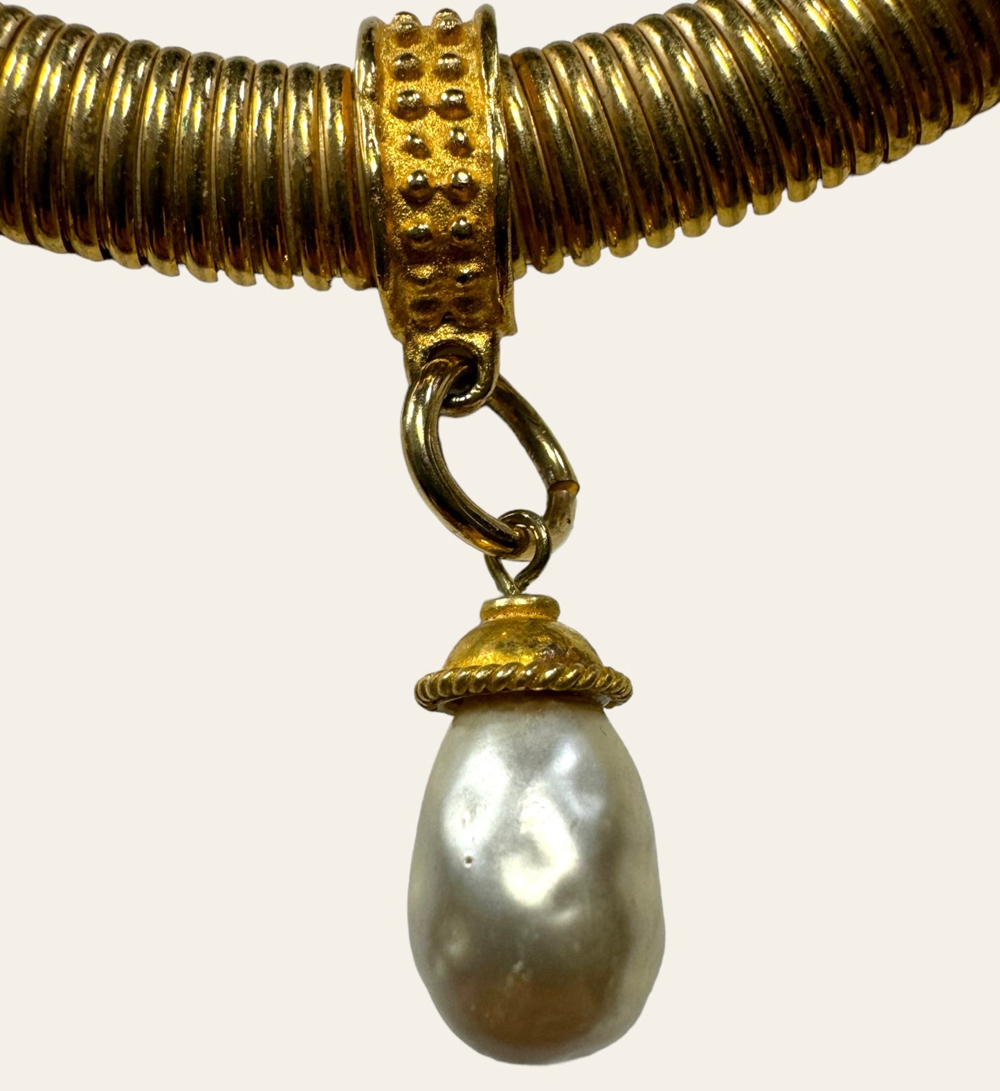 Givenchy Baroque Pearls Necklace