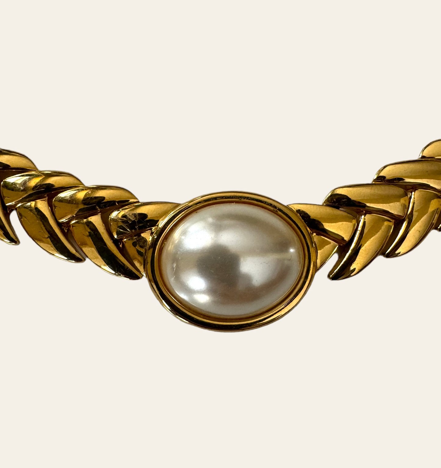 Gold Tone Chunky Choker Necklace With Faux Pearl Cabochon