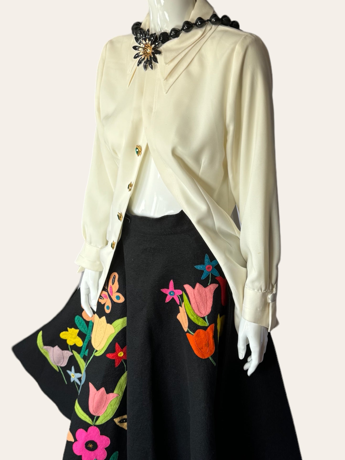 Original 1970's Skirt With Embroidered Flowers