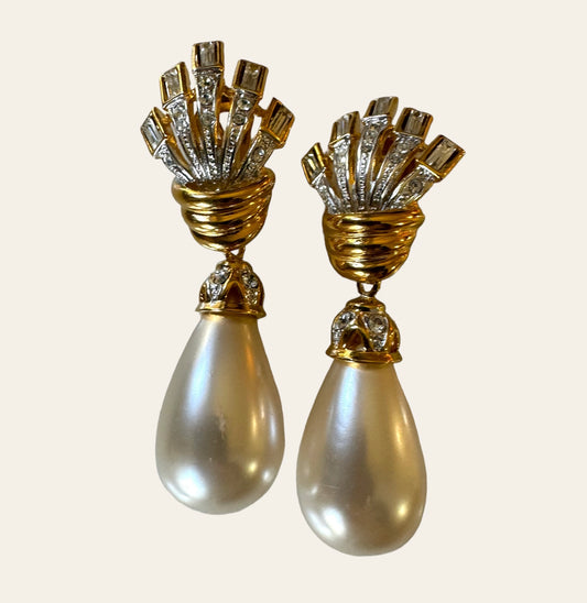 1980s Faux Pearl Teardrop Pierced Earrings