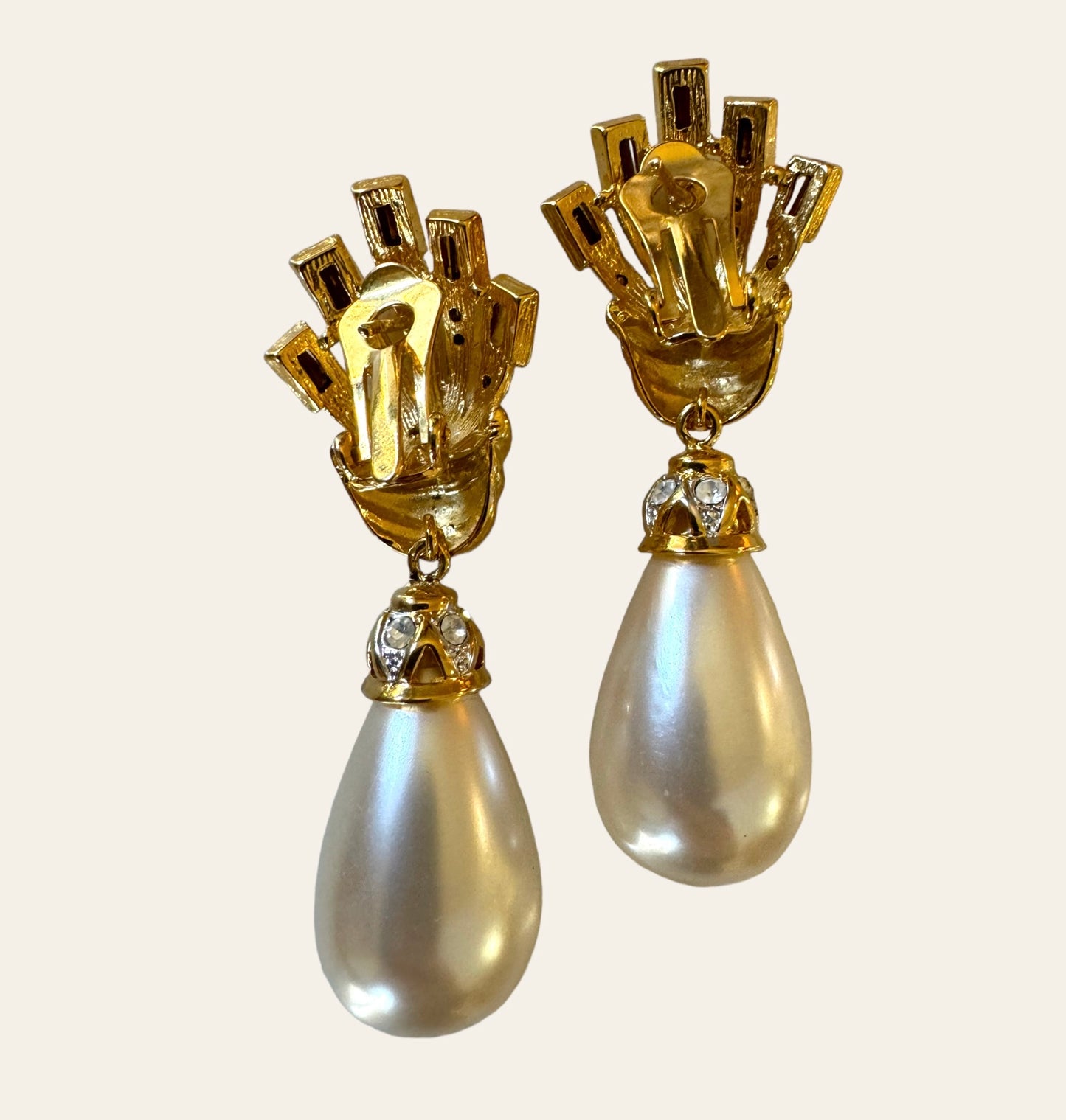 1980s Faux Pearl Teardrop Pierced Earrings