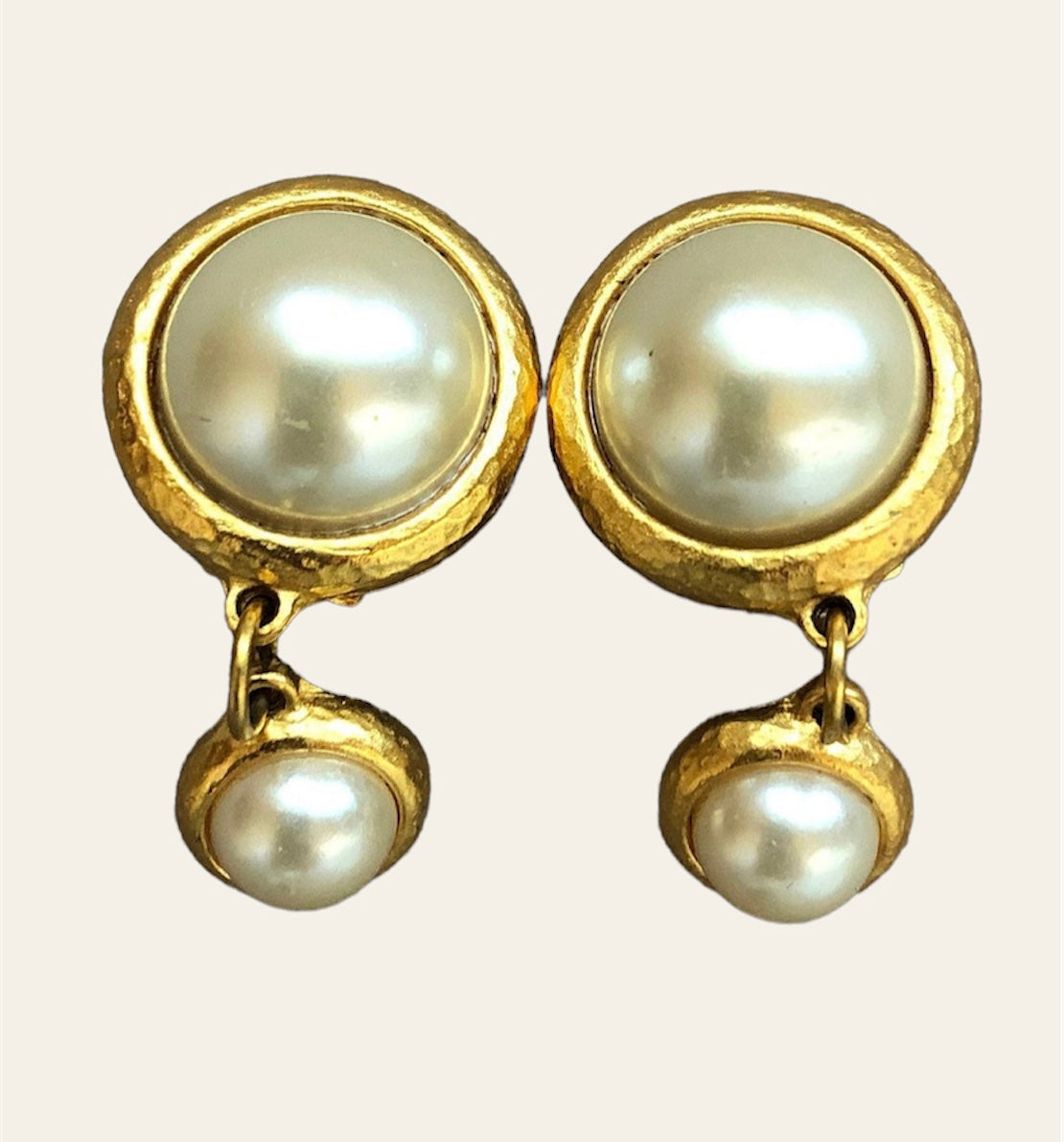 1980's Gold tone drop Pearl Clip On Earrings