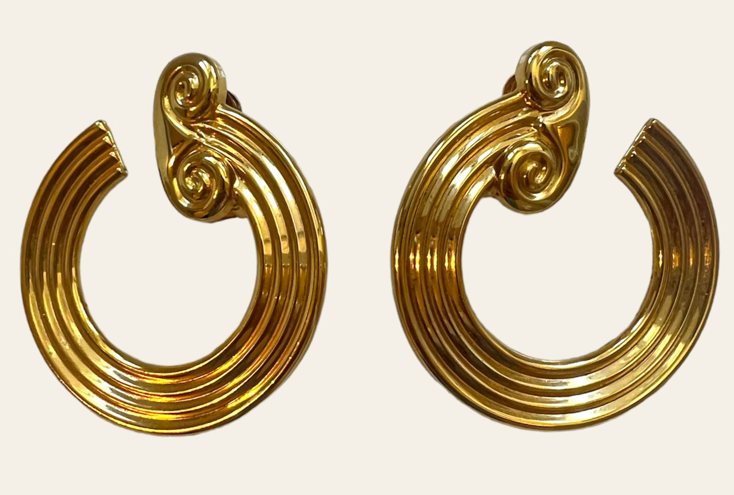 Alexis Kirk 1980's Greek Style Ionic Gold Tone Clip On Earrings