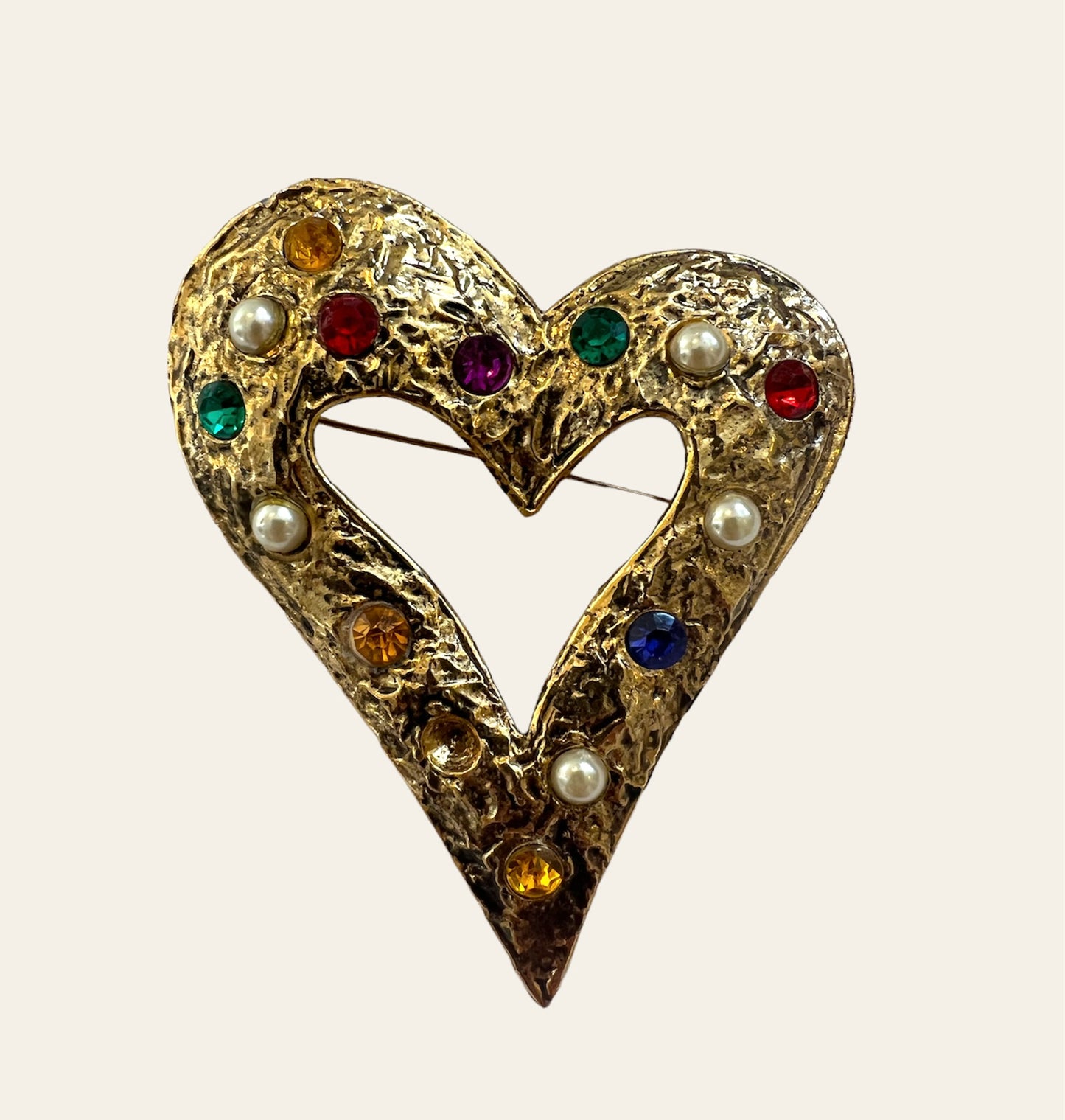 1980's Large Heart Gold Tone Metal Brooch In Hammedred Gilt Bronze