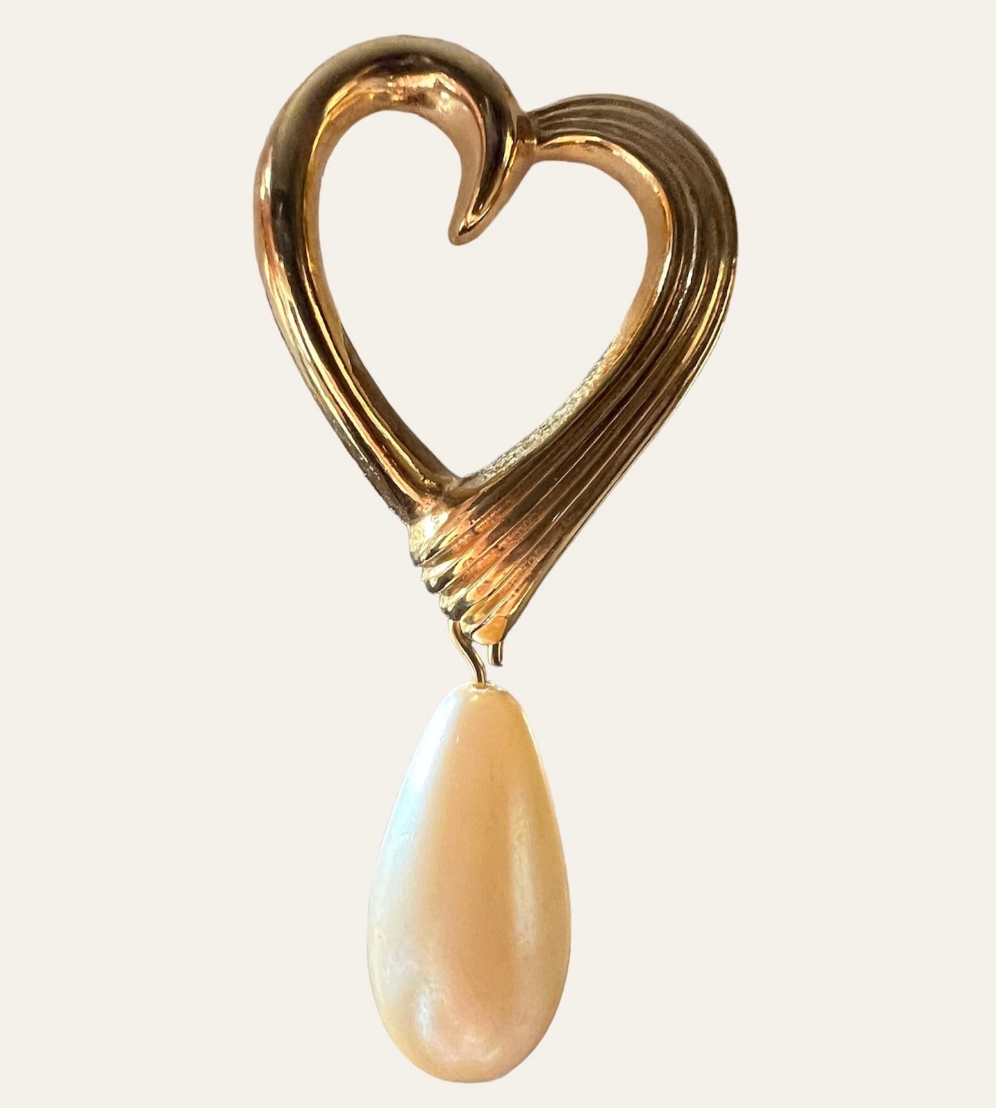 Avon Gold Tone Heart Shaped with Faux Pearls Dangle Earrings