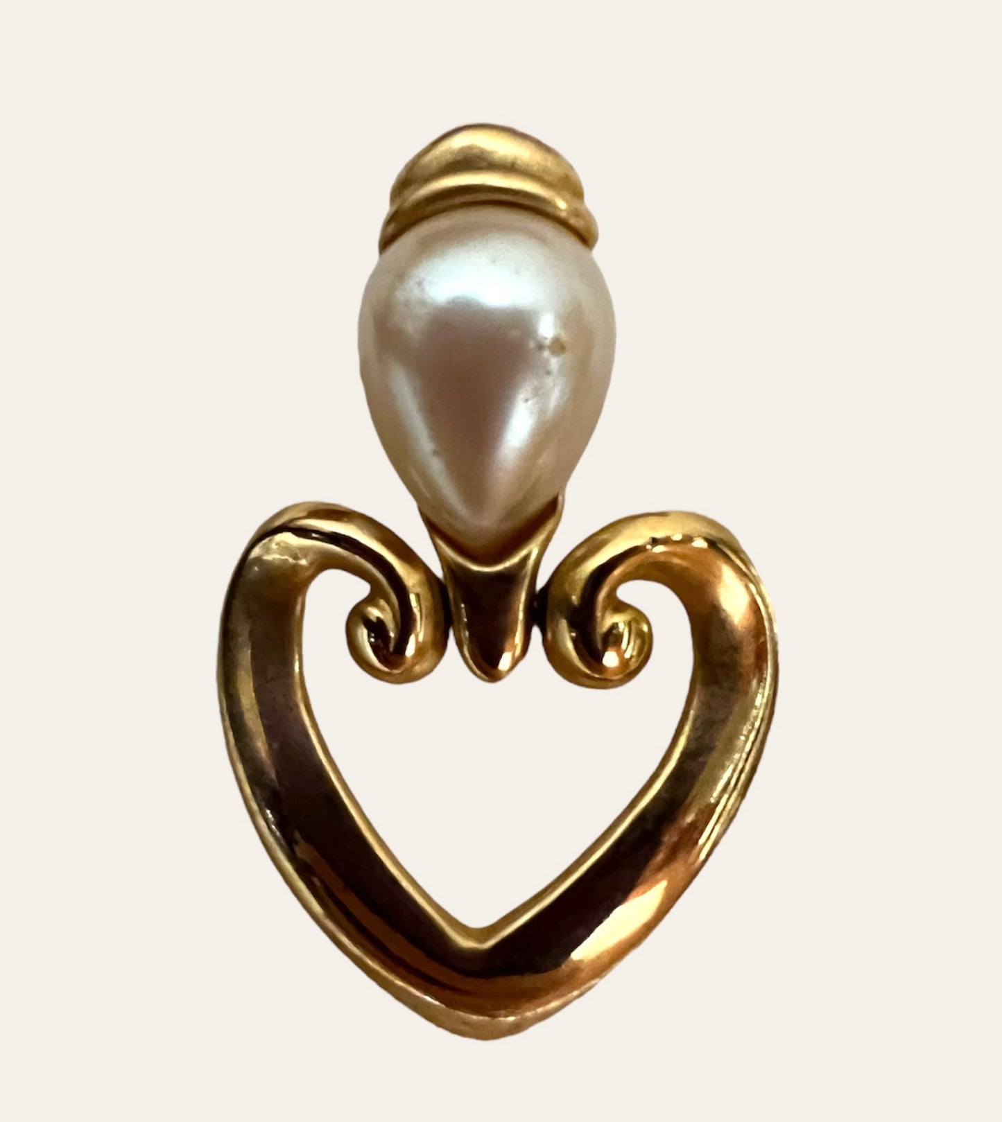 Gold Tone Heart Shaped Drop Earrings With Faux Pearls